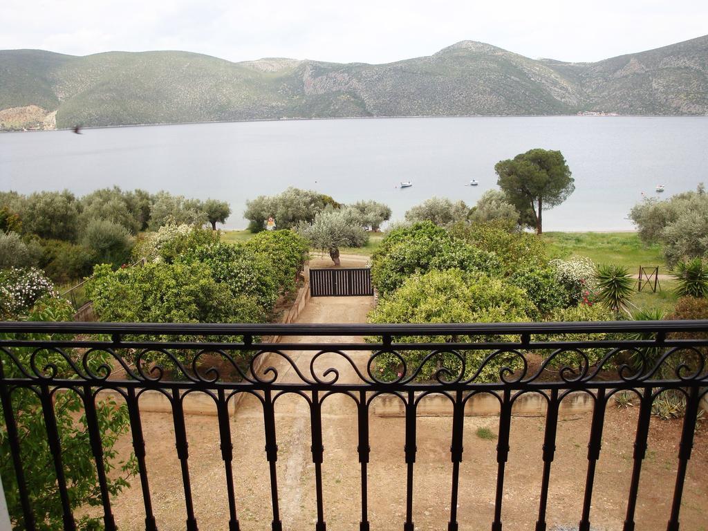 Waterfront Mediterranean Villa Szkroponéria Kültér fotó