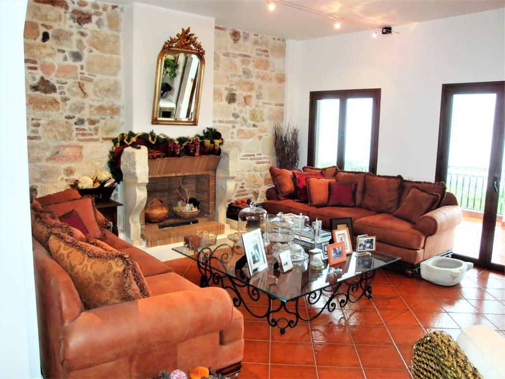 Waterfront Mediterranean Villa Szkroponéria Kültér fotó
